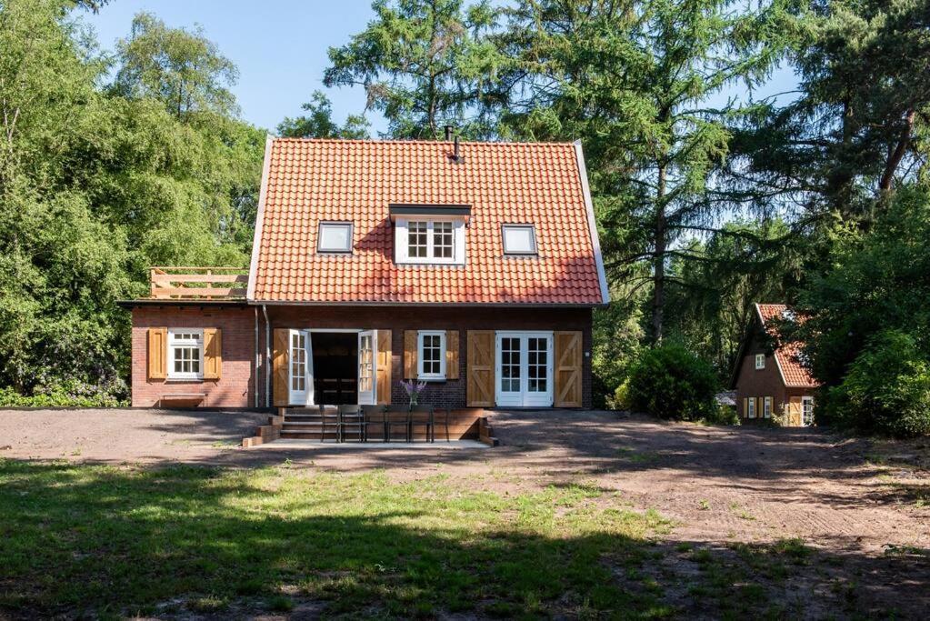 Fantastisch Familiehuis Met Grote Tuin I Bosrijk Lunteren Exterior photo